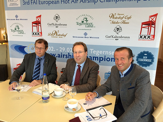 Bild von der Pressekonferenz der Europäischen Meisterschaft der Luftschiffe