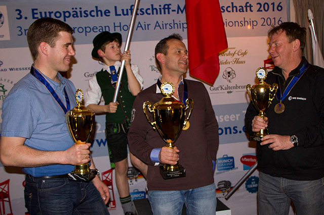 Bild der Luftschiff EM Gewinner: Andreas Merk, Besnard, Jacques-Antoine und Ralph Kremer